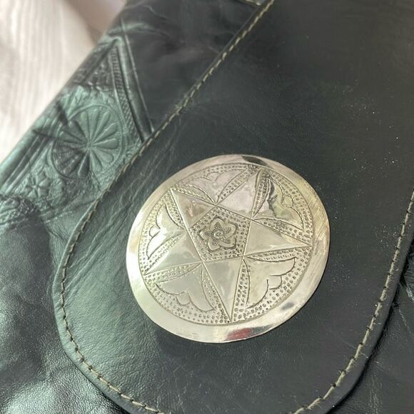 Vintage Black Leather Embossed Crossbody Handbag - Picture 10 of 10